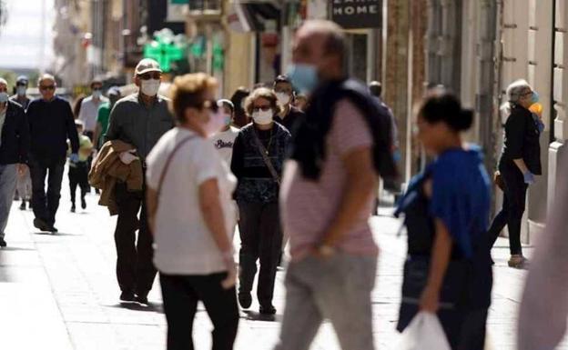 Vuelven las verbenas, las fiestas y los bailes a Canarias tras el fin de restricciones este jueves