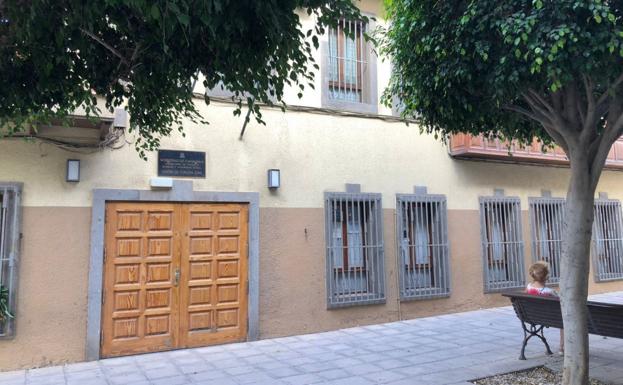 ¿Quién se lleva el papel higiénico de los baños del Centro de Mayores de Telde?