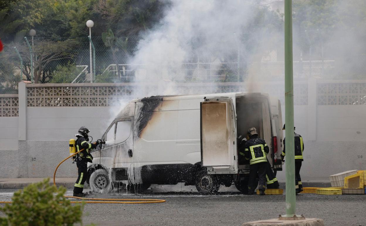 Arde Un Furg N En Casablanca Iii Canarias