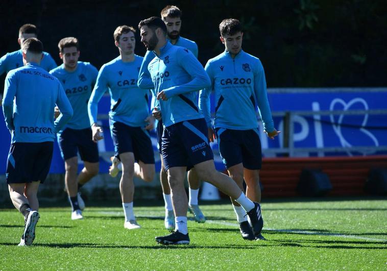 Zubimendi, Oyarzabal, Merino, Brais, Remiro y Le Normand, en la prelista de la Roja