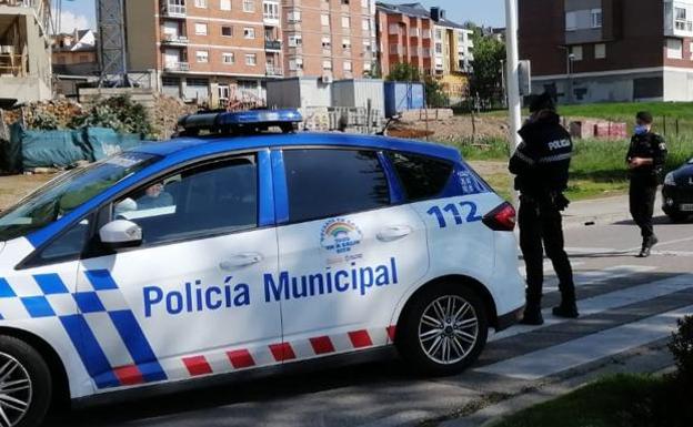 Detenido en Ponferrada tras amenazar a un conductor y casi embestir a un agente de la Policía Municipal