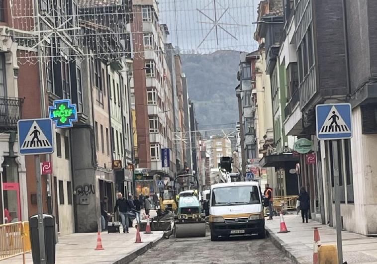 El Asfaltado De La Avenida De La Constituci N Colapsa El Centro De Sama