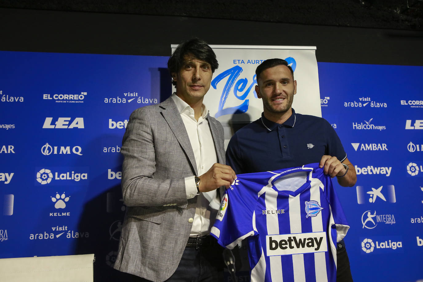 Fotos Presentación Lucas Pérez El Correo