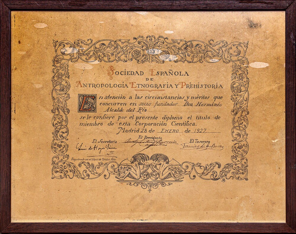 Diploma concedido en Madrid a Alcalde del Río en 1927