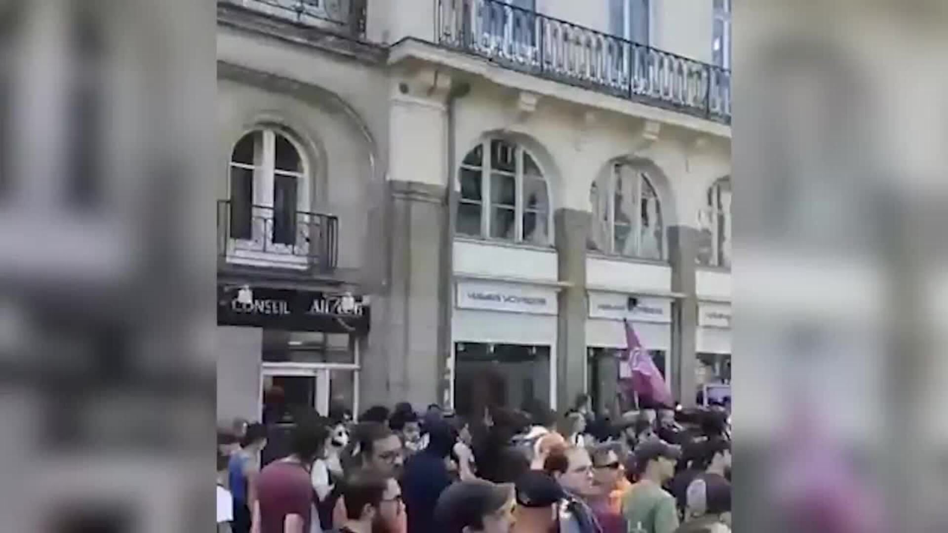 Más de 280 000 personas se manifiestan en Francia contra la reforma de