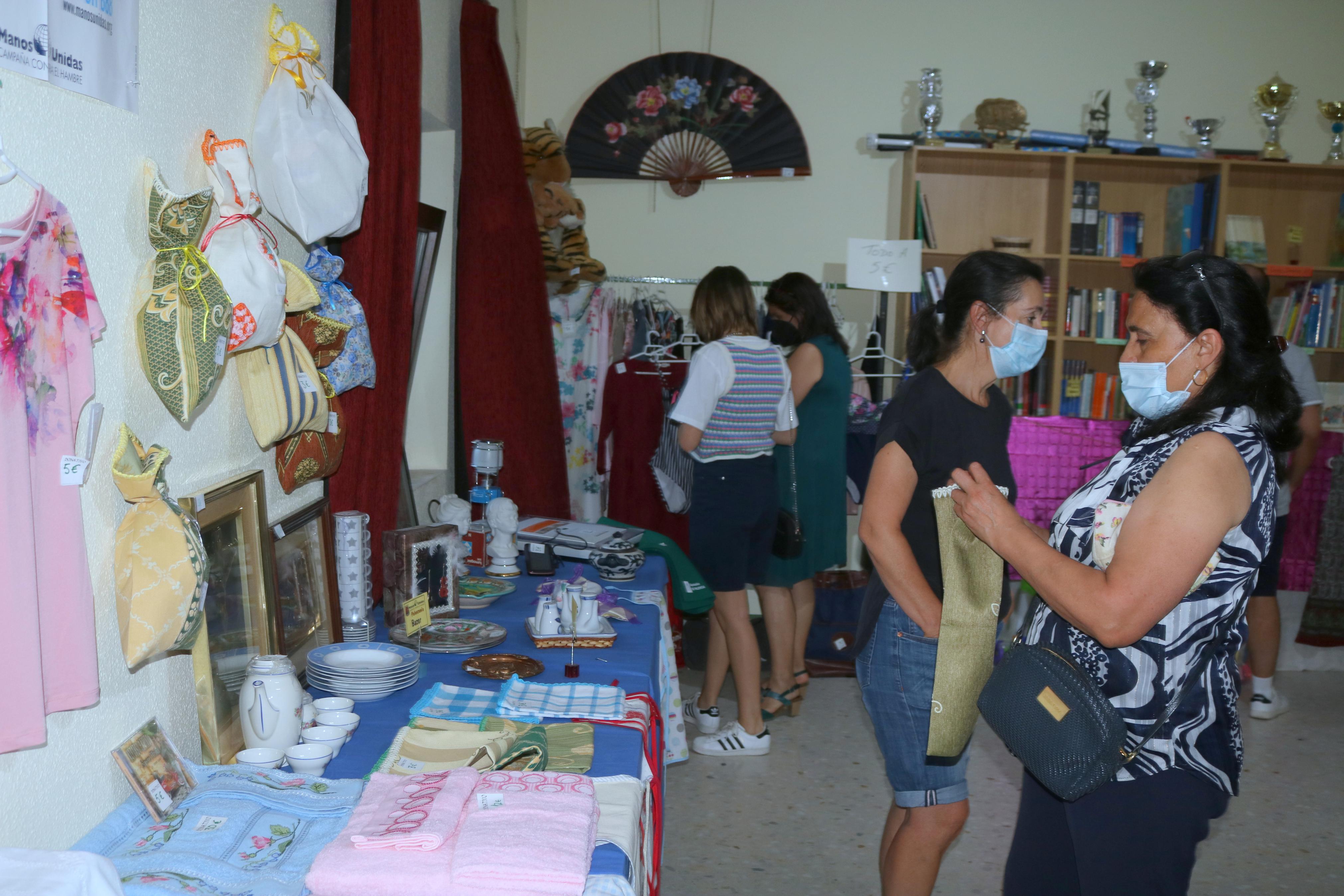 Fotos Palenzuela Organiza El Mercadillo Solidario A Favor De Manos