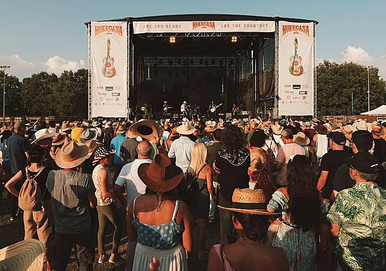 Arranca el Huercasa Country con 5.000 asistentes que llenar�n <h3 class='enlacePalabraNoticia'>Riaza</h3>