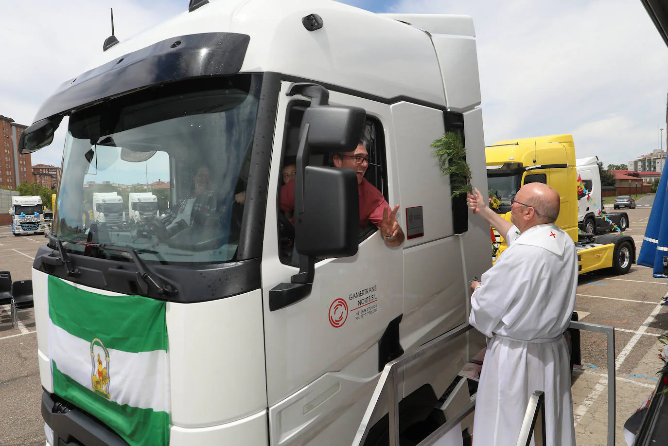 Los Camioneros Palentinos Celebran San Crist Bal El Norte De Castilla