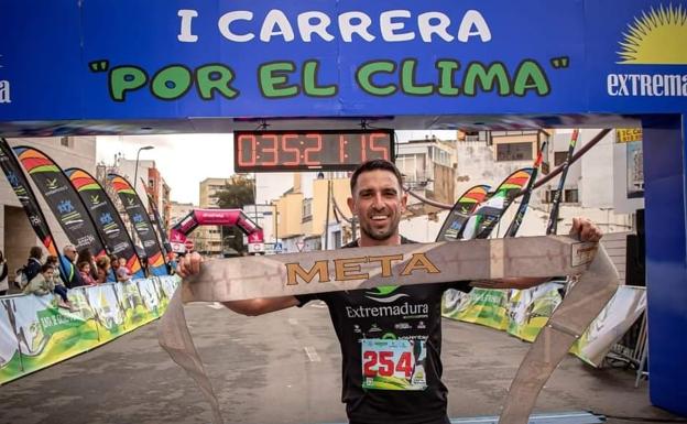 Running: El valverdeño Juan Carlos Guzmán Durán vence en la I Carrera 'Por el Clima'
