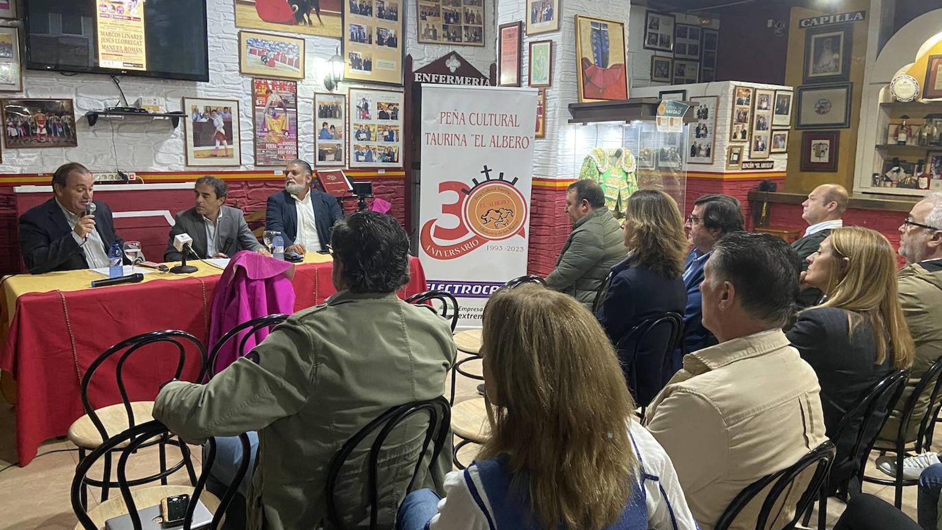 La Pe A Taurina El Albero Rinde Homenaje Al Patronato De Tauromaquia