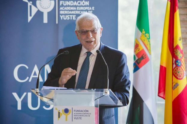 Borrell dice en Yuste que con la crisis aumentó la desigualdad Hoy