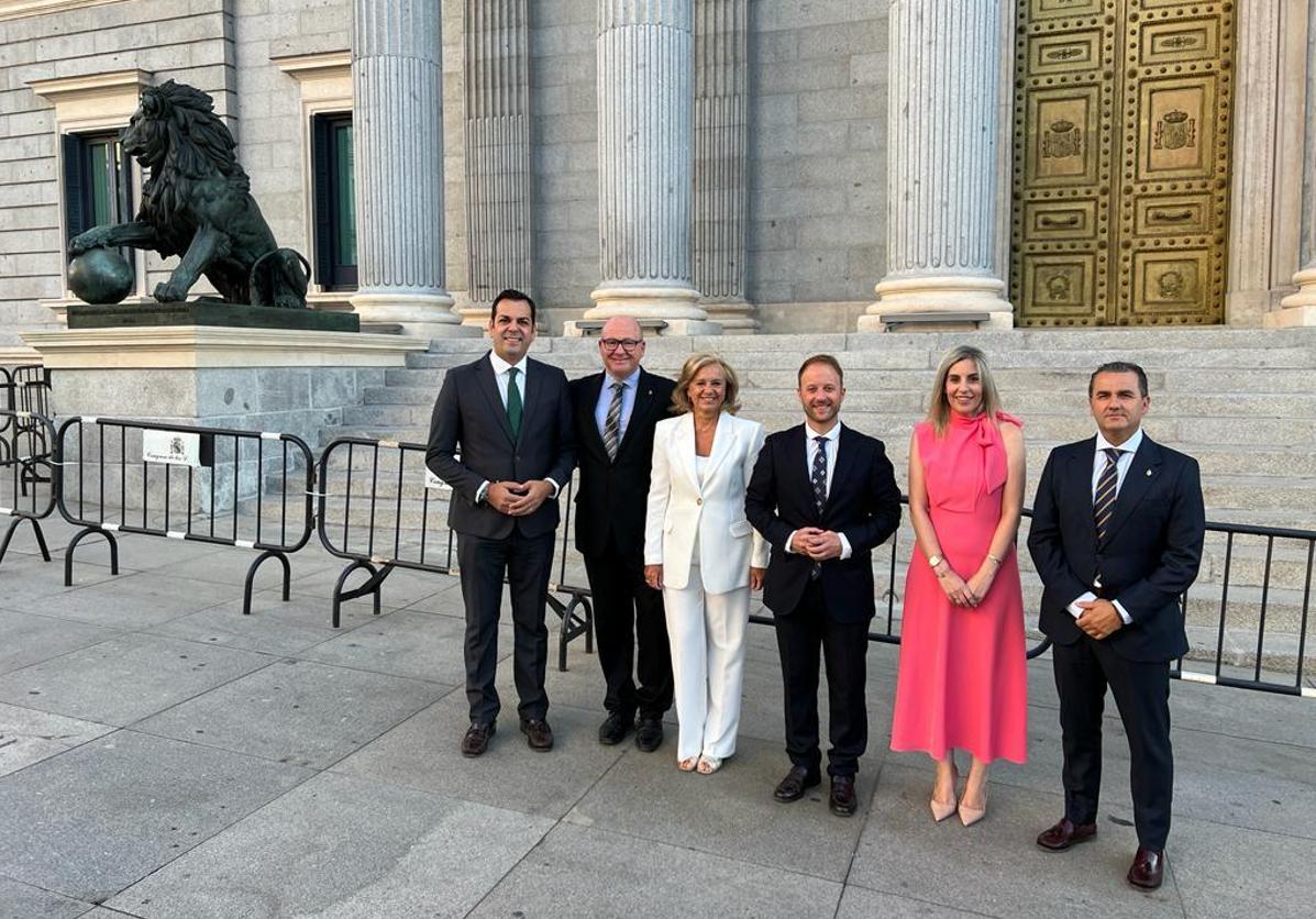 Erik Domínguez respalda a los diputados y senadores jienenses del PP en