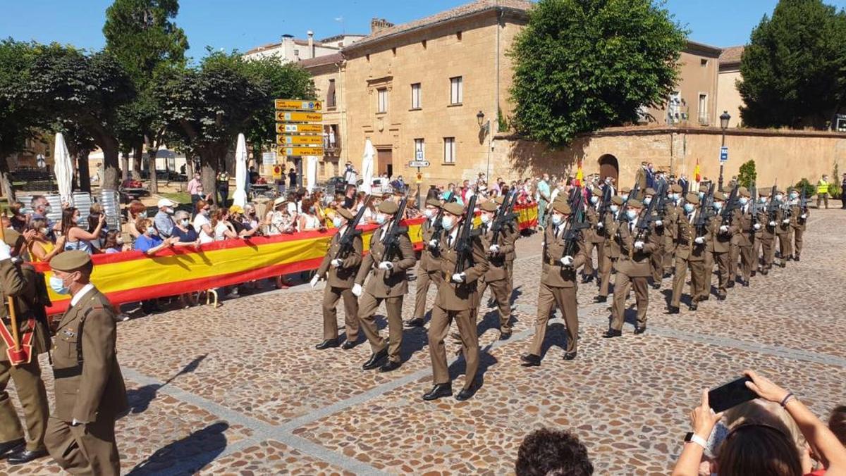 La Miróbriga más napoleónica gran ambiente en el homenaje a los caídos