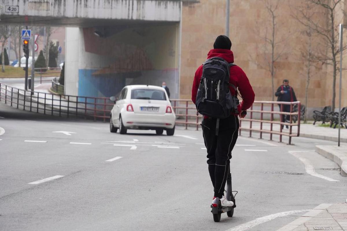 El Conductor De Un Patinete Herido En El Choque Con Un Veh Culo Frente