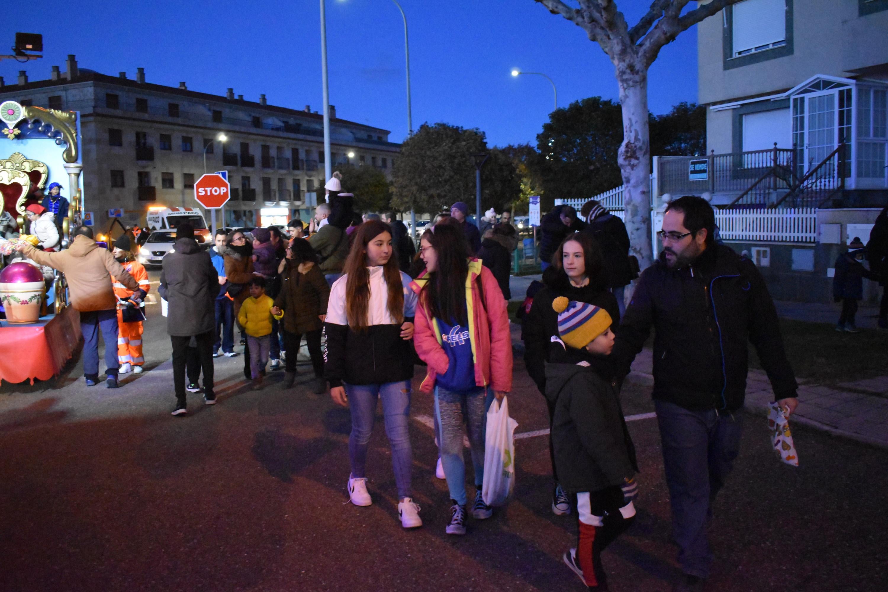 Las Sonrisas De Los Ni Os Arropan A Los Reyes En Su Paso Por Villares