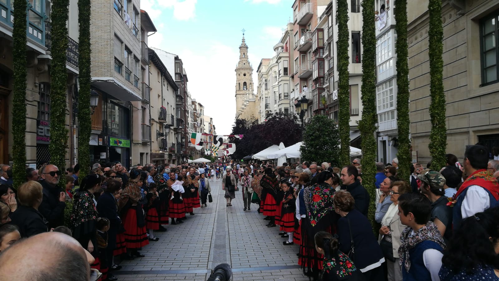 Fotos Los Logro Eses Disfrutan Del Pan Y El Pez En San Bernab La Rioja