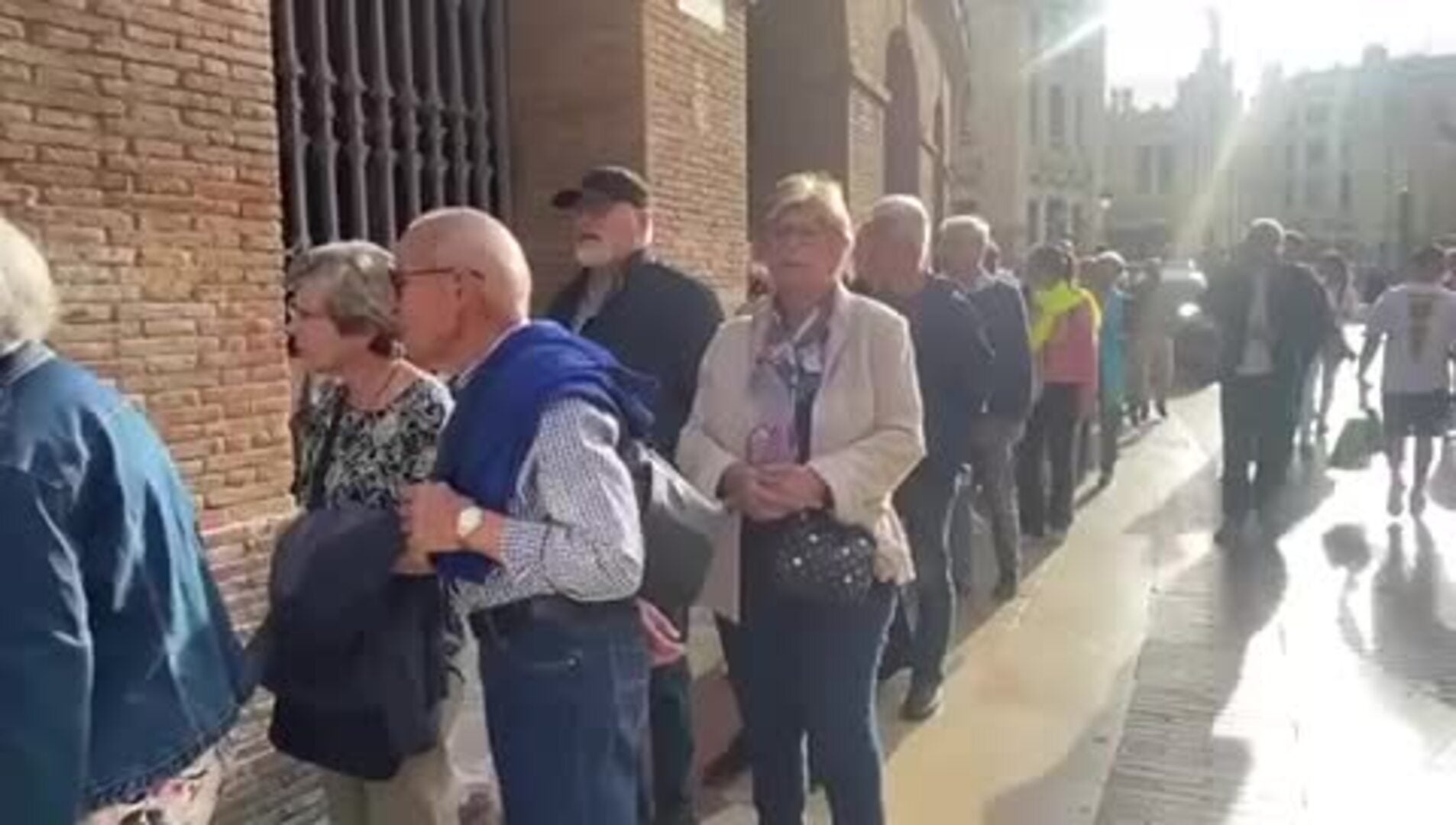 Gran Afluencia De Valencianos Por La Vigilia De La Virgen De Los