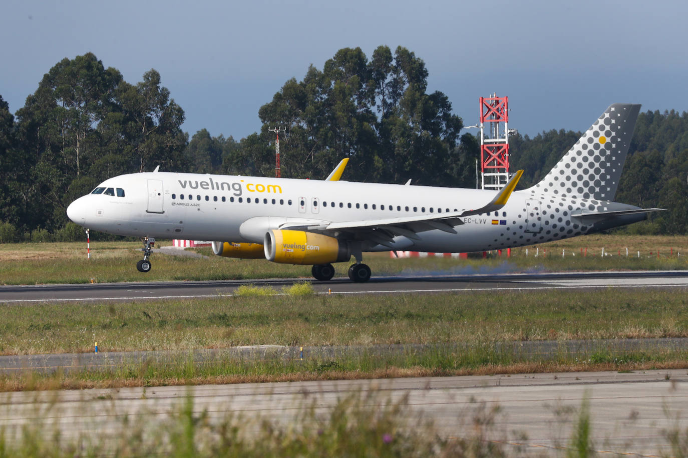 Descuentos en billetes de avión Vueling lanza vuelos desde 11 euros