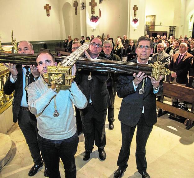 El vía crucis abre los actos litúrgicos de los marrajos La Verdad