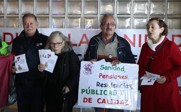 Los sanitarios estallan ante el desmantelamiento del sistema público