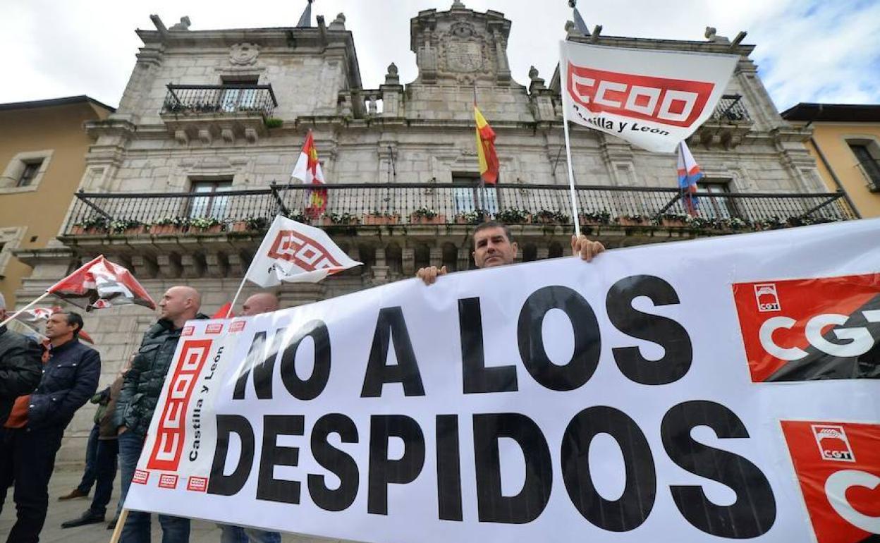 CCOO y UGT valoran que el CES sea tajante al pedir a Mañueco mantener