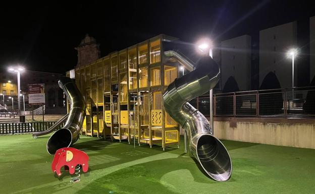 El parque de Salamanca que estrena un castillo vanguardista de grandes dimensiones