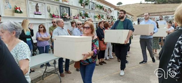 Village pays tribute to 19 victims of Franco years in moving reburial