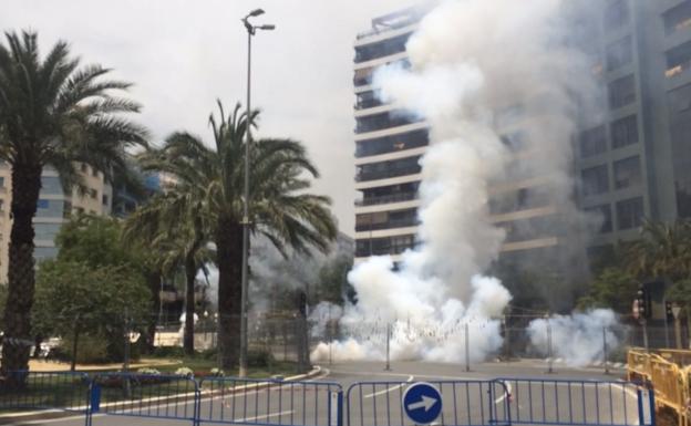 Hogueras de San Juan | Horarios mascletàs: ¿Dónde y cuándo se dispara la primera mascletà de 2023 en Alicante?