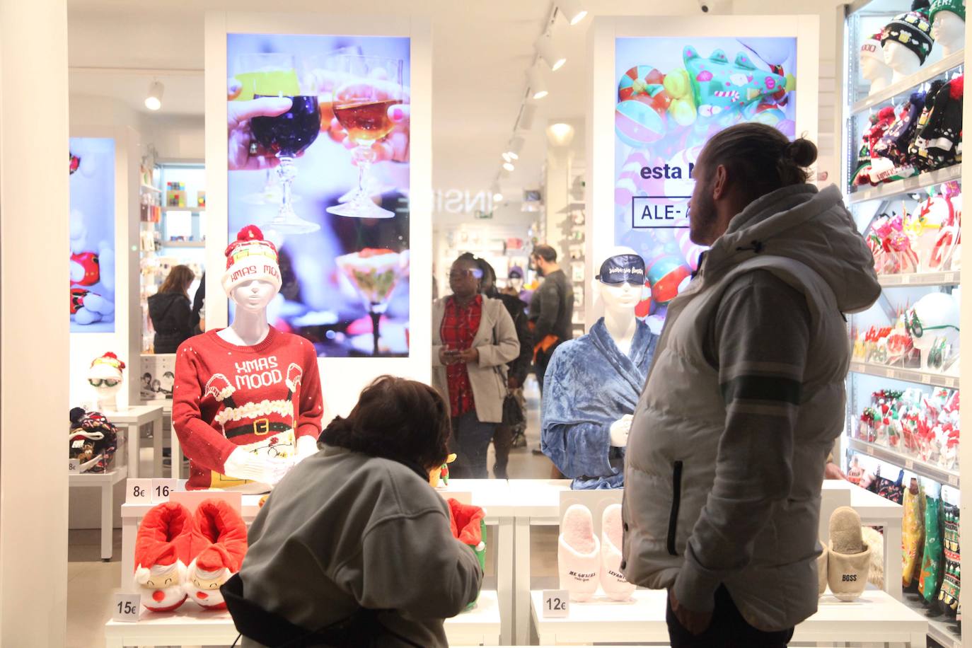 Comercio y público encienden la Nit de la Llum en Dénia TodoAlicante