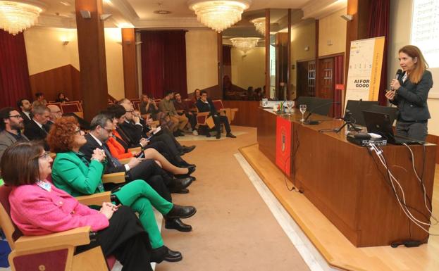 El Parlamento Europeo se interesa por la Inteligencia Artificial de Ellis Alicante | Reunión con la directora, Nuria Oliver, en la Universidad de Alicante