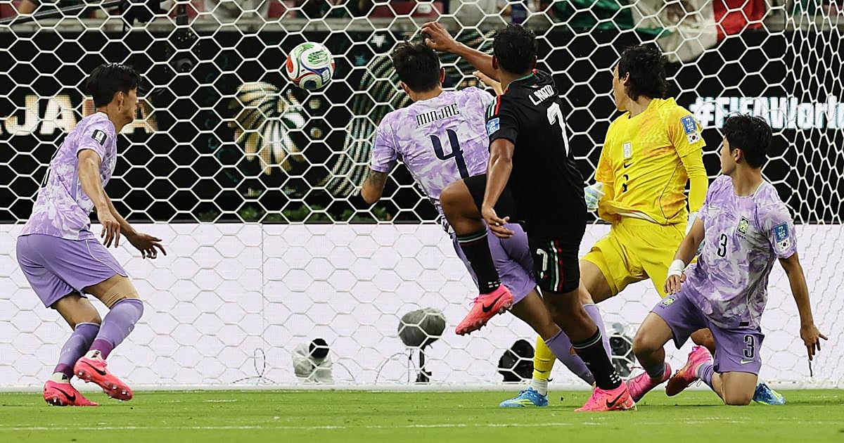 México encamina su clasificación gracias a un error de Corea del Sur