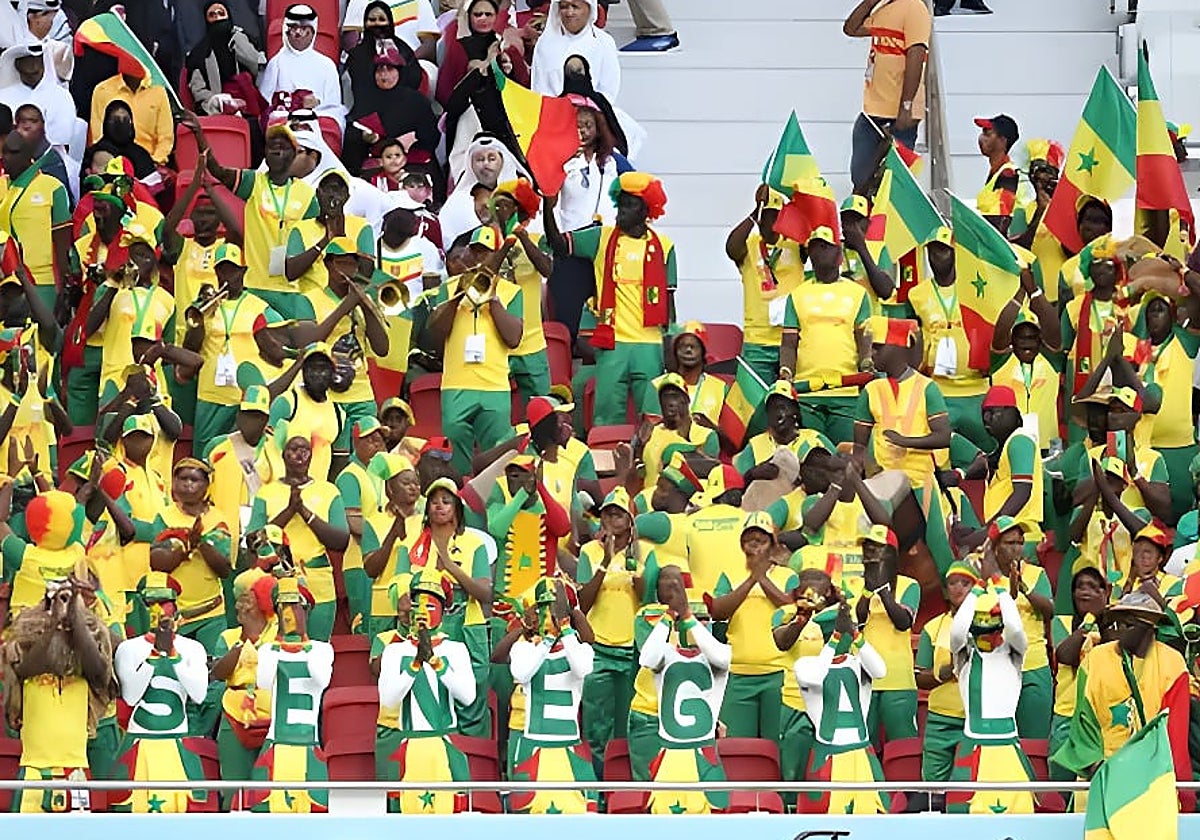 Una tarde con las mejores aficiones: del luto senegalés al júbilo noruego