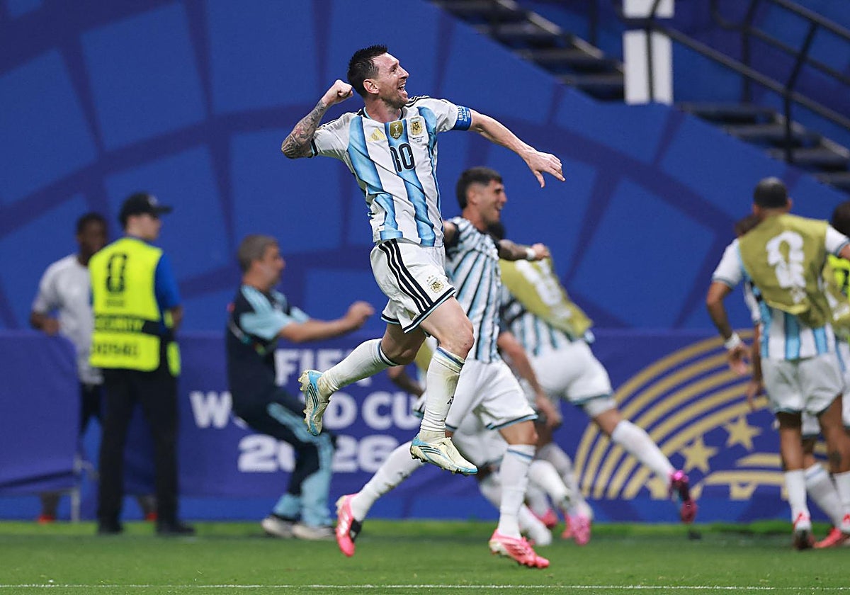 Argentina se abona a la agonía: remonta un 0-2 y ya está en cuartos