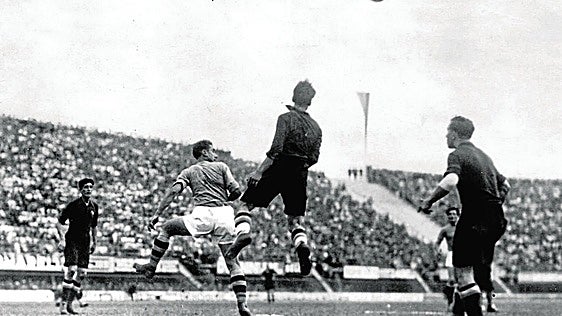De Mussolini a Trump, la mano de la política en el fútbol es tan vieja como el Mundial
