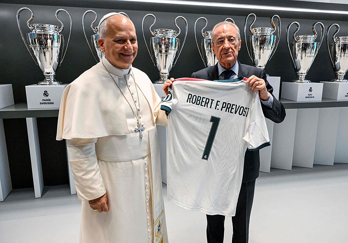 León XVI, con el presidente del Real Madrid Florentino Pérez