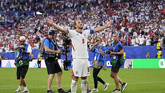 Inglaterra vuelve a las semifinales sin brillo, entre tensiones internas y con cuentas históricas pendientes