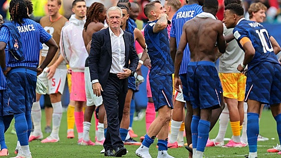 Deschamps, del banquillo al panteón del fútbol francés: «Pocos habrán dado tanto a la camiseta 'bleu'»