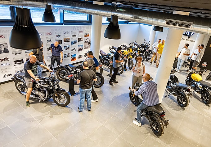 Triumph refuerza su apuesta por España
