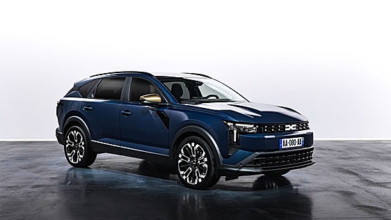 Dacia Striker,  tres coches en uno: crossover, fastback y familiar