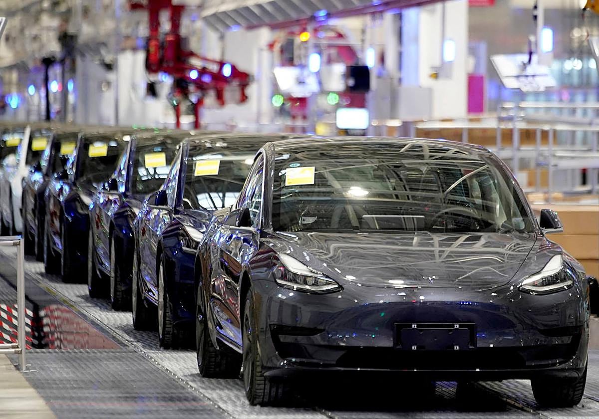 Tesla retira casi 3 millones de coches por manijas inseguras en caso de emergencia