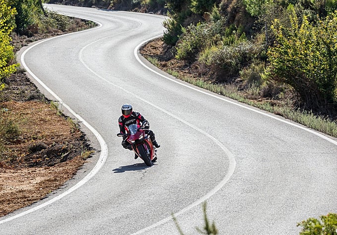 Prueba ZX Moto 500RR 2026