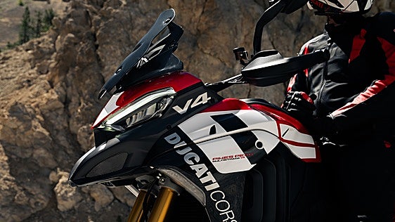 Ducati amplía la familia Multistrada V4 con la deportiva Pikes Peak y la viajera Grand Tour