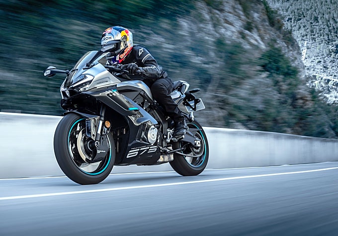 Probamos la nueva CFMoto 675 SR-R