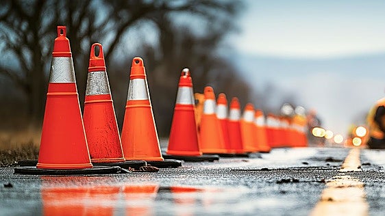 Después de las balizas, la DGT presenta ahora los conos conectados