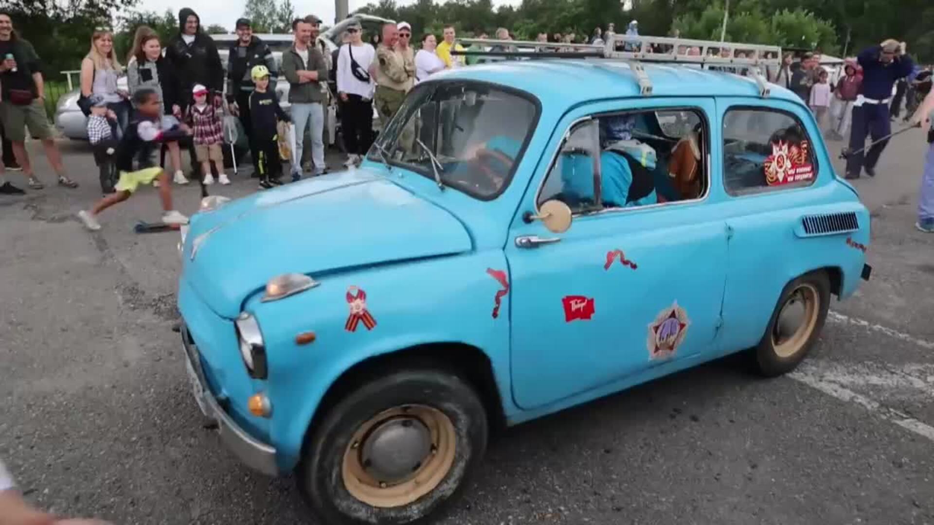San Petersburgo acoge una exhibición de coches Moskvich