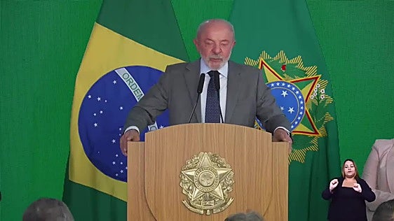 Lula amplía los créditos para taxistas a dos semanas de las elecciones