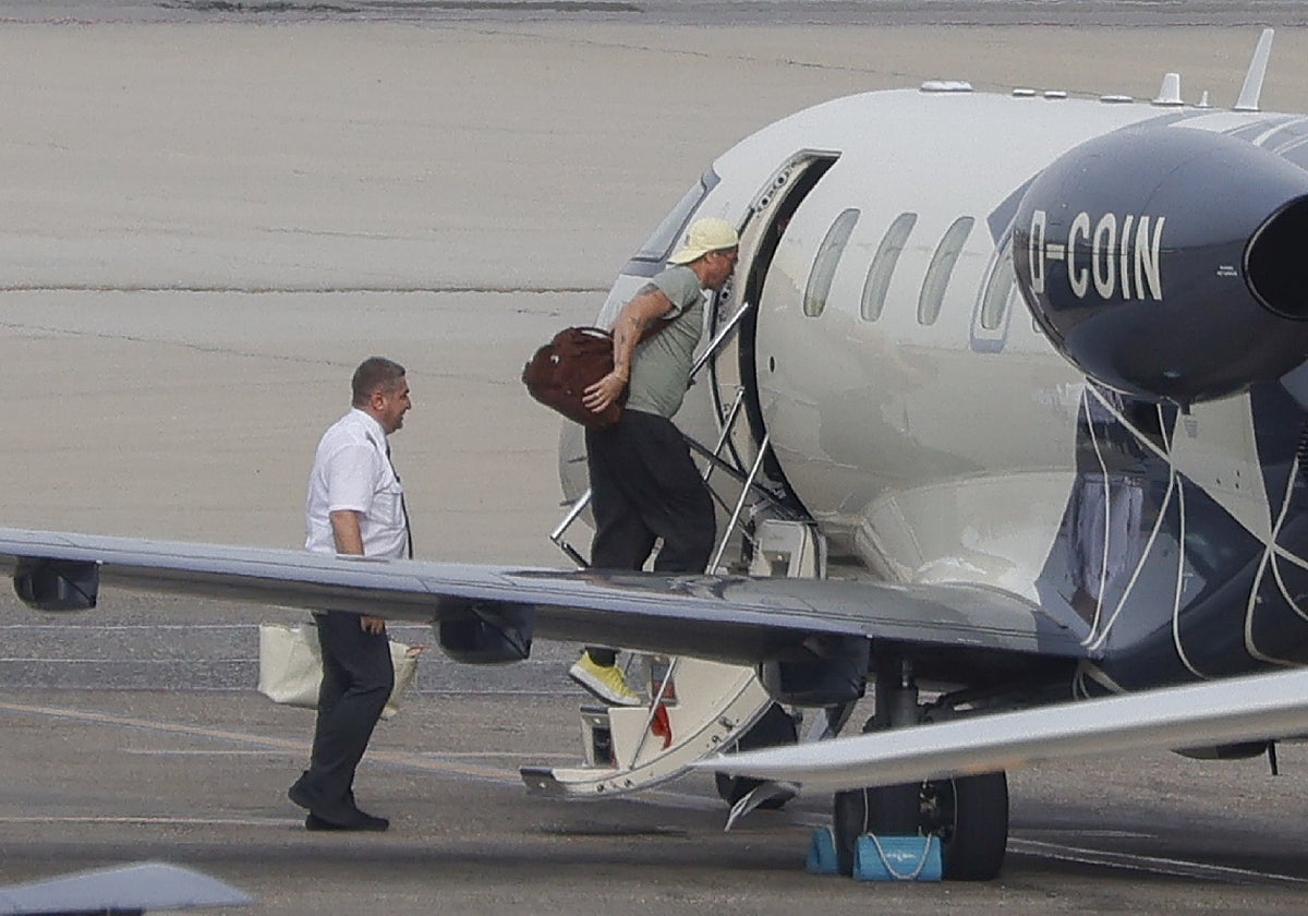 Así es el avión privado en el que viajan Brad Pitt y su novia Inés de Ramón: 9.000 euros la hora | BURGOSconecta