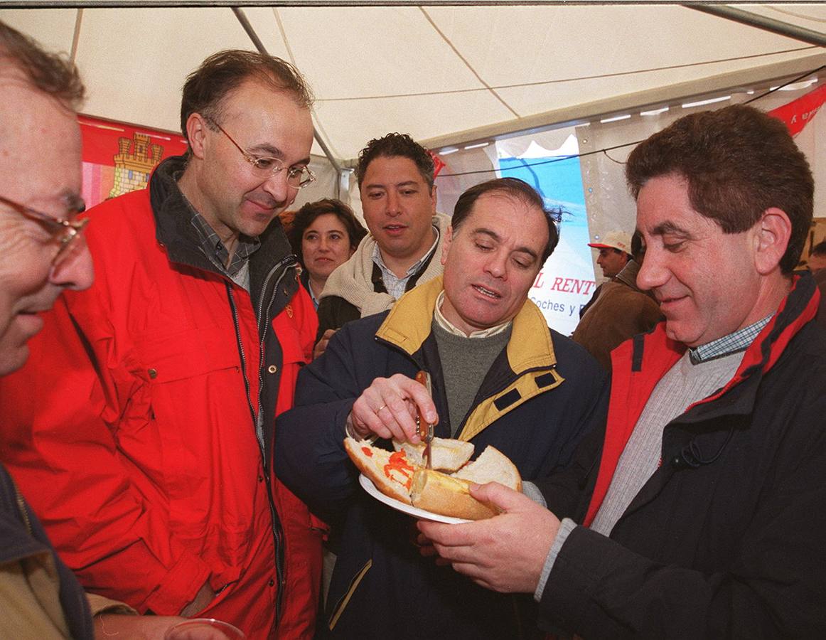 23.04.00 Ruiz Medrano, Javier Fernández (CCOO), Tomás Villanueva durante la celebración del día de la comunidad en Villalar de los Comuneros.