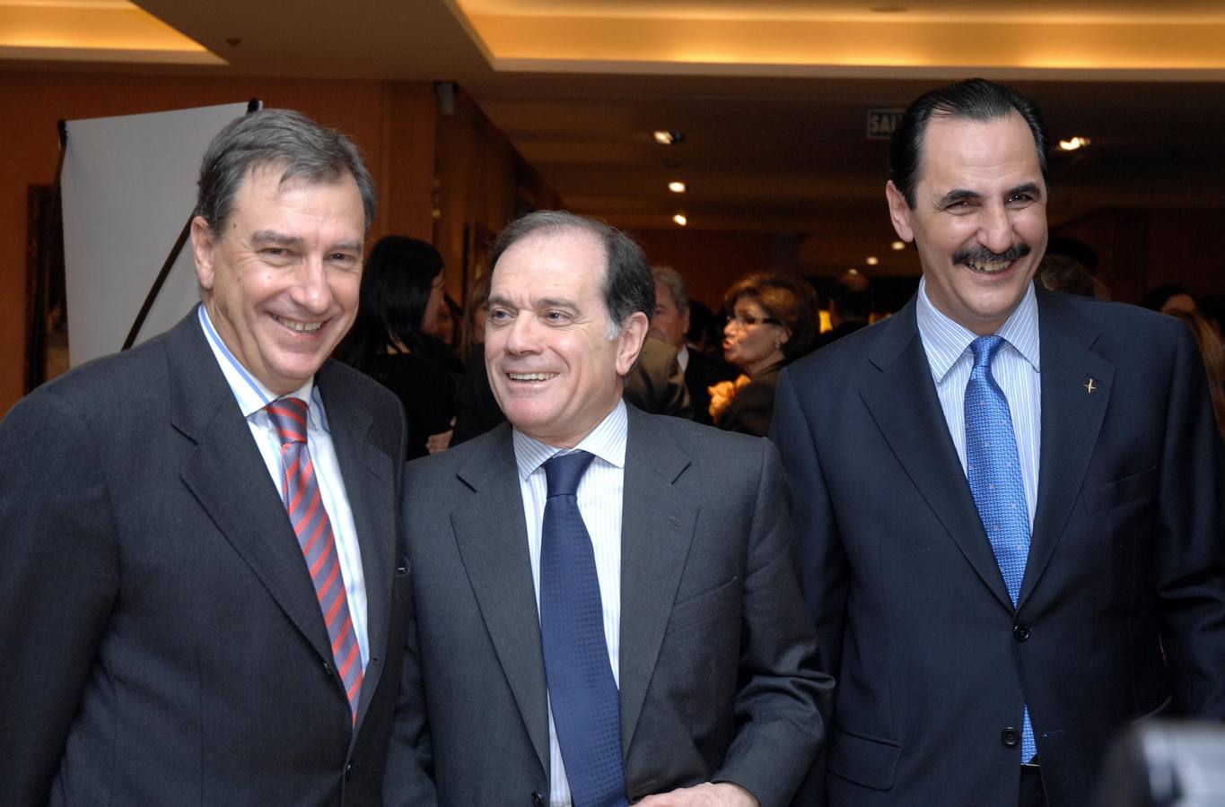 22.02.08 Juan José Mateos, Tomás Villanueva y José Rolando Álvarez en la entrega de los premios 'Empresario del Año' de la Escuela de Empresariales de la Universidad de Valladolid.