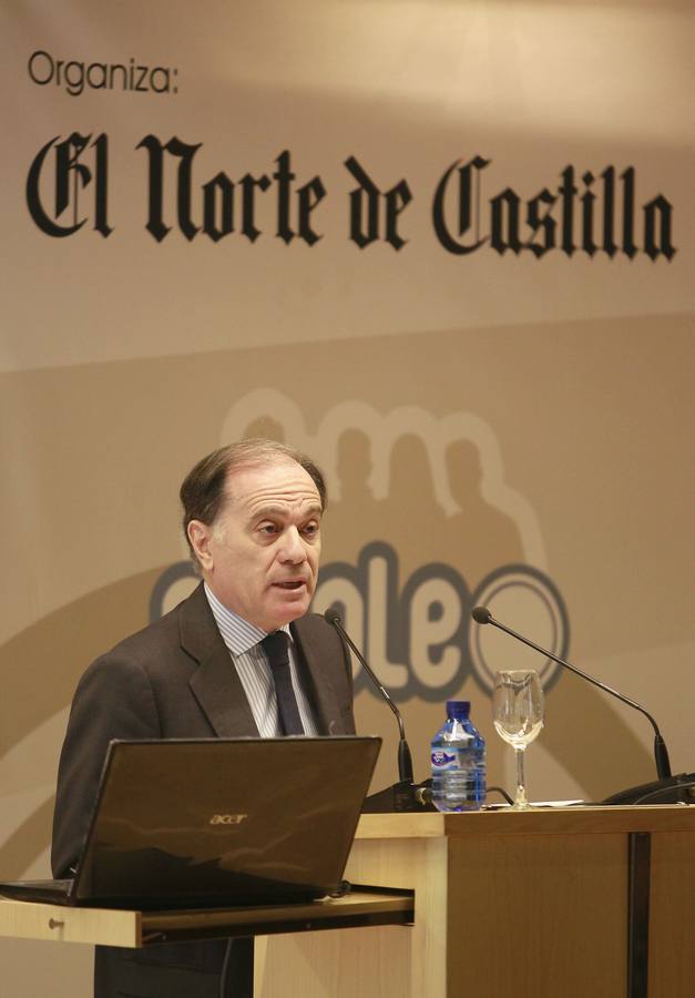 11.03.11 El vicepresidente segundo de la Junta y consejero de Economía y Empleo, Tomás Villanueva, durante su intervención en el II Foro sobre Empleo organizado por El Norte de Castilla.